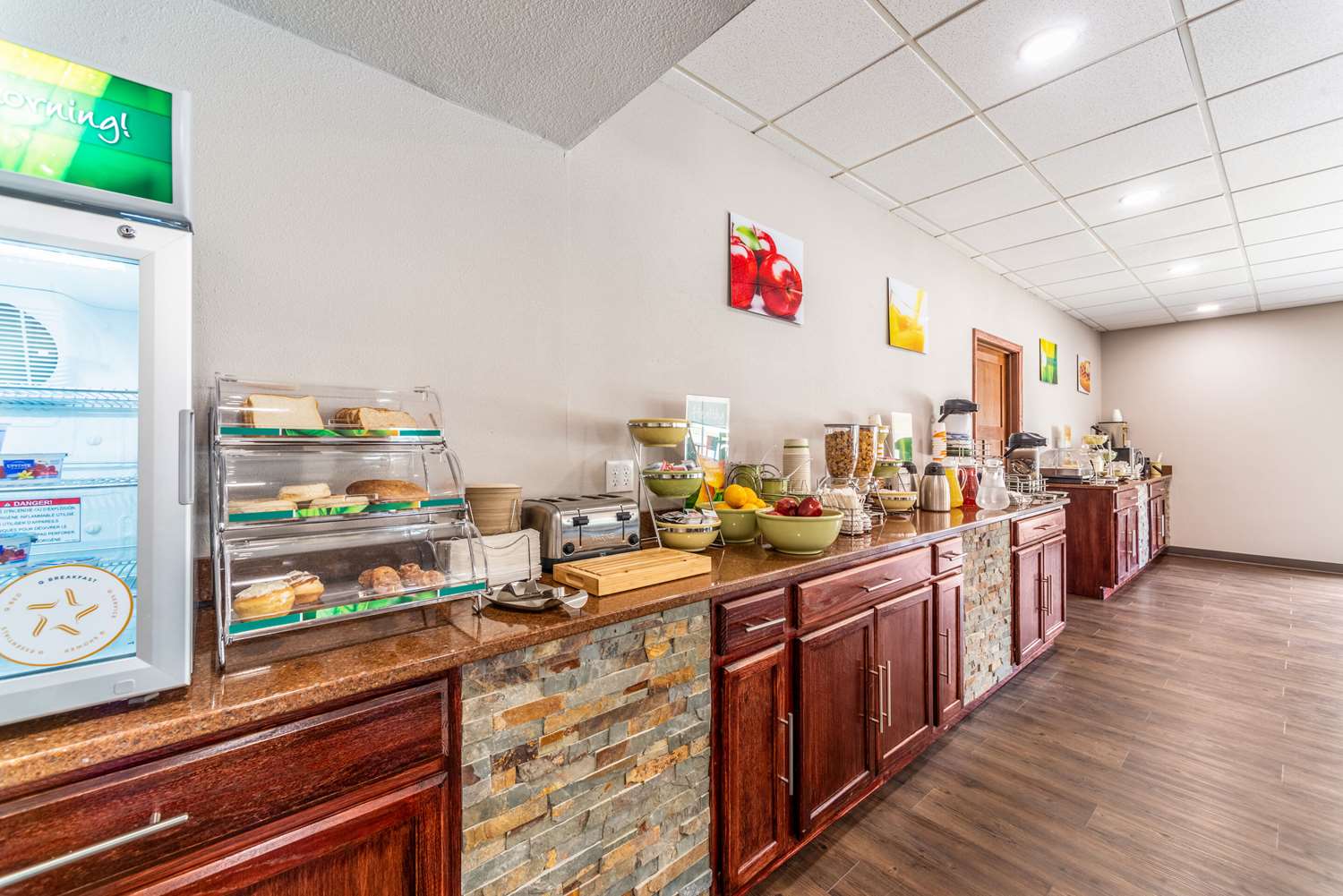 Quality Inn & Suites Vandalia near I-70 and Hwy 51 10/30