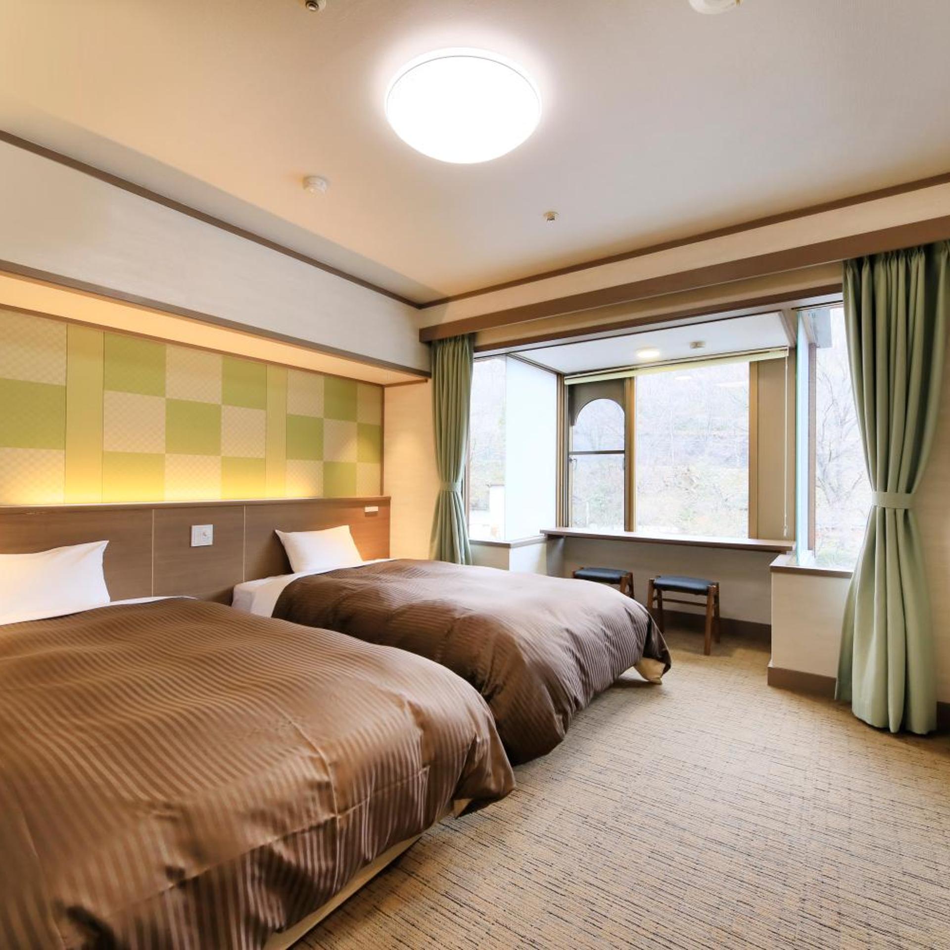 Standard, Twin Beds
