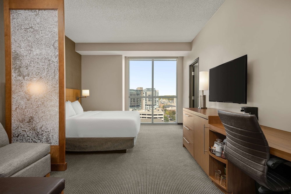 Hyatt Place Iowa City Downtown 22/44