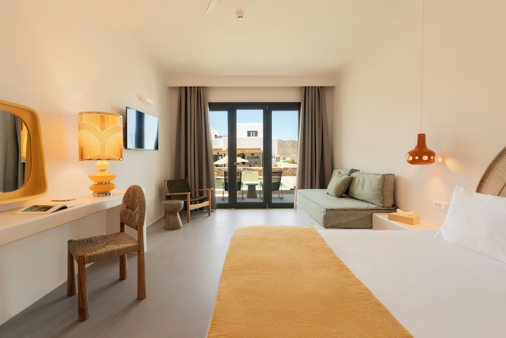 Suite, King Bed, Sofa, Private Pool, Terrace