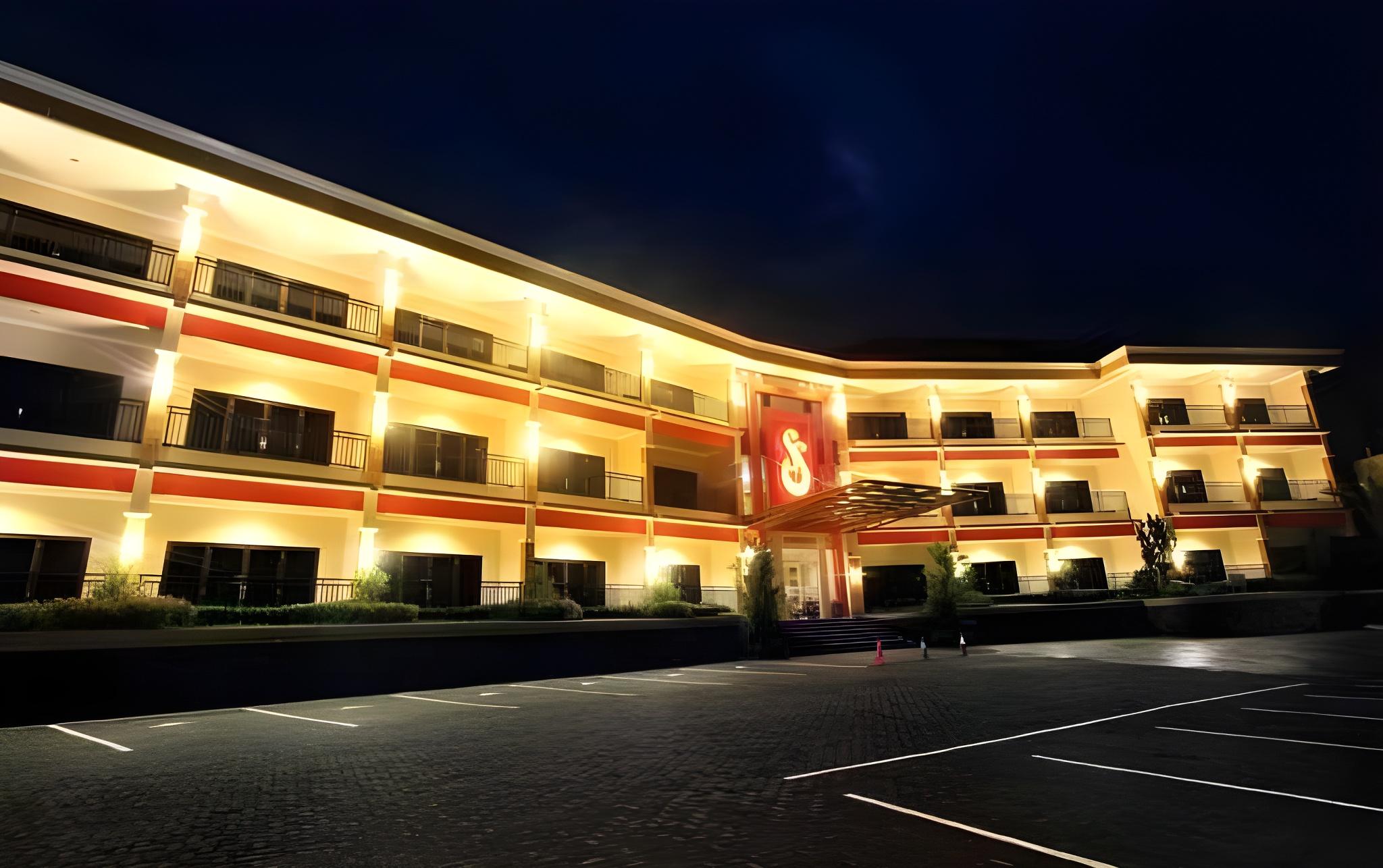 Grand Ussu Hotel And Convention 7/59