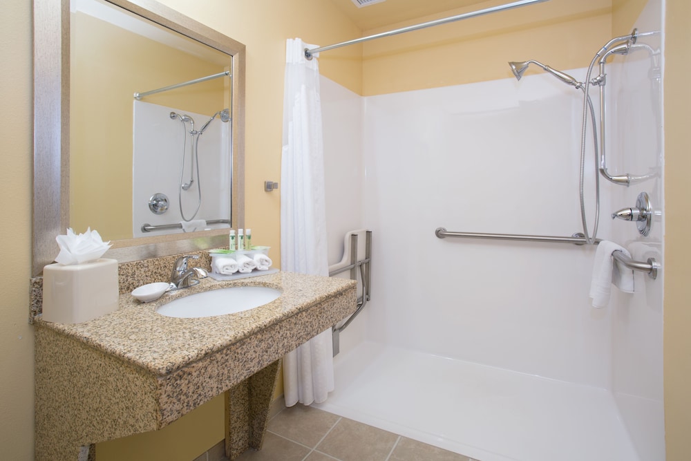 Holiday Inn Express Hotel And Suites Denver North Thornton 20/69