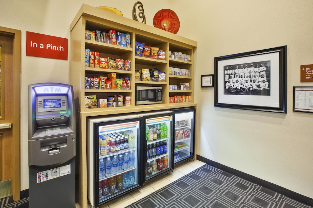 Towneplace Suites By Marriott Detroit Dearborn 16/33