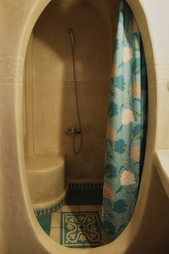 Riad Gharnata 37/82