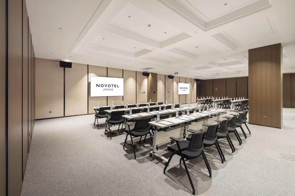 Novotel Shanghai Lingang 67/77