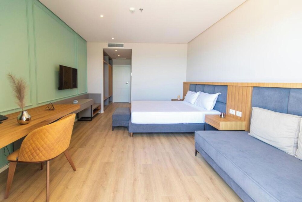 AMR Hotel 14/41