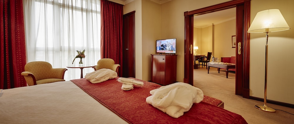 Gran Hotel De Ferrol 18/32