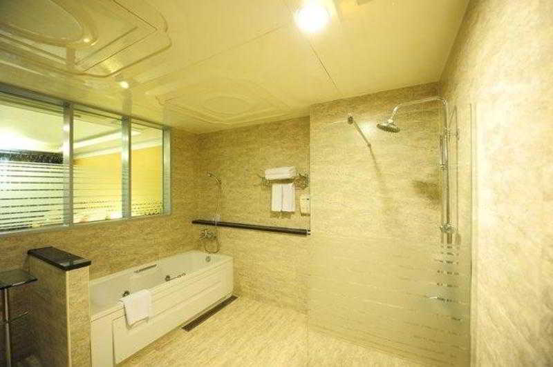 Metro Tourist Hotel 20/31
