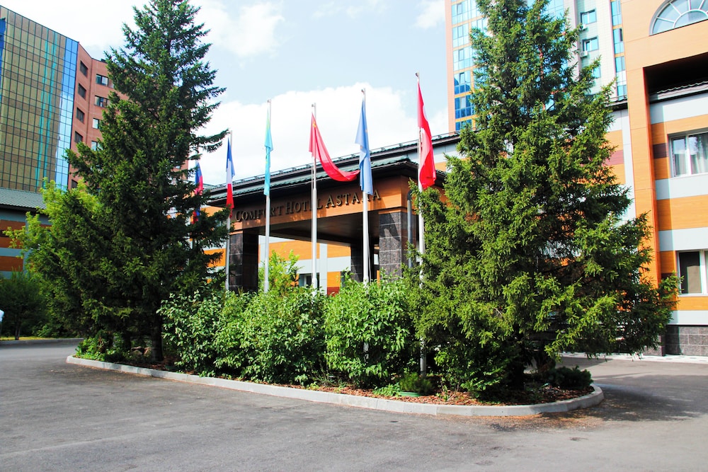 Comfort Hotel Astana 67/70