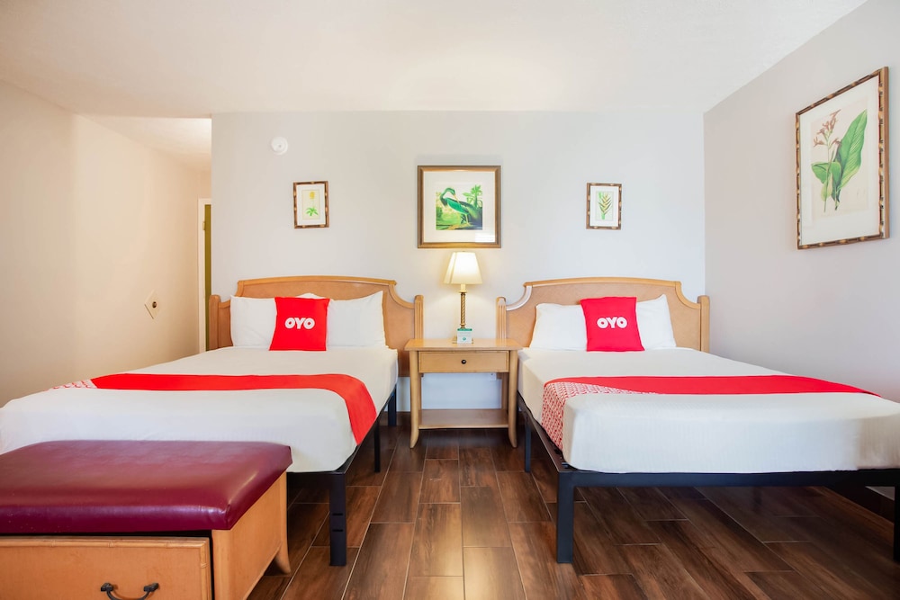 OYO Waterfront Hotel Cape Coral/Fort Myers, FL 9/51