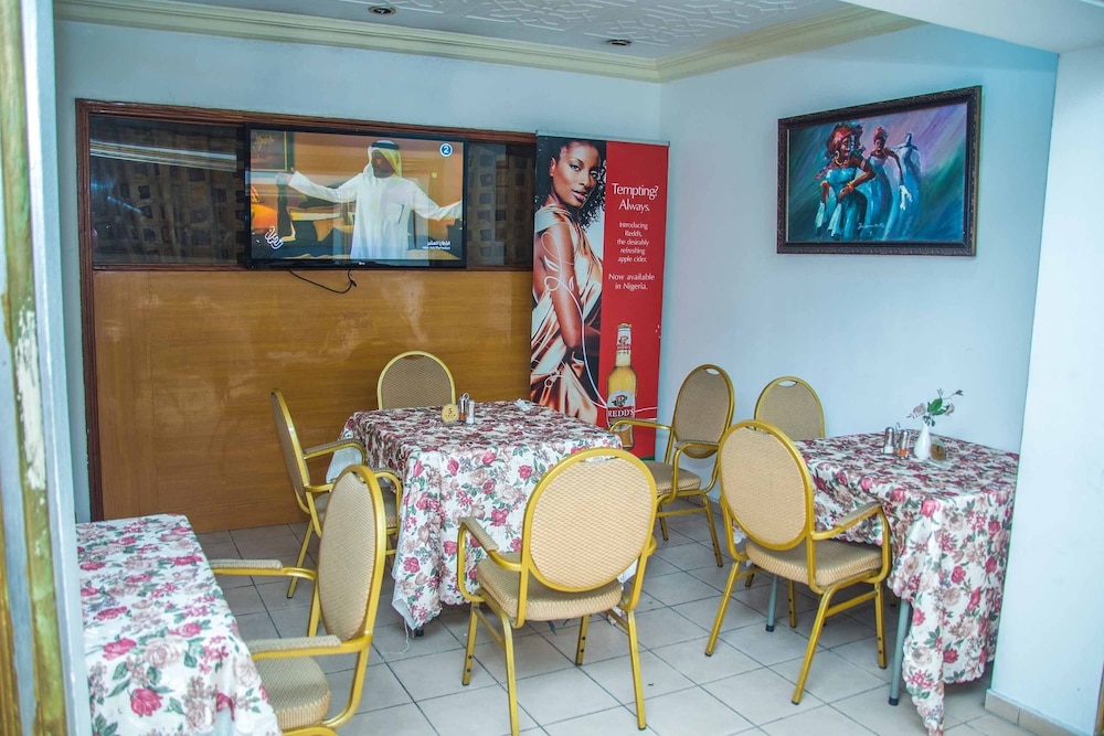 Muriela Hotels 34/45
