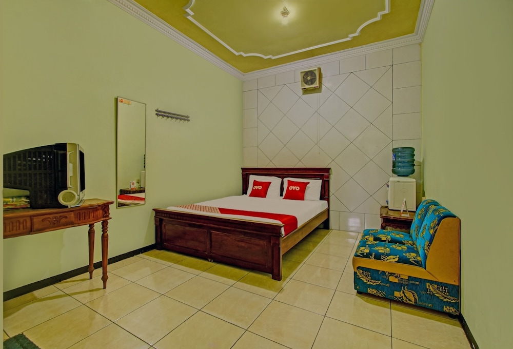 OYO 90031 Villa Papada 7/23