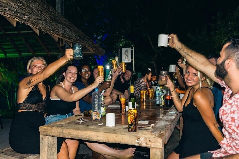 Hostel First Mirrisa 15/20
