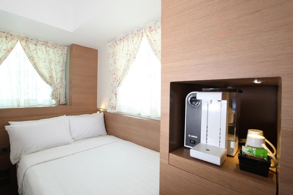 Bluejay Residences 24/40