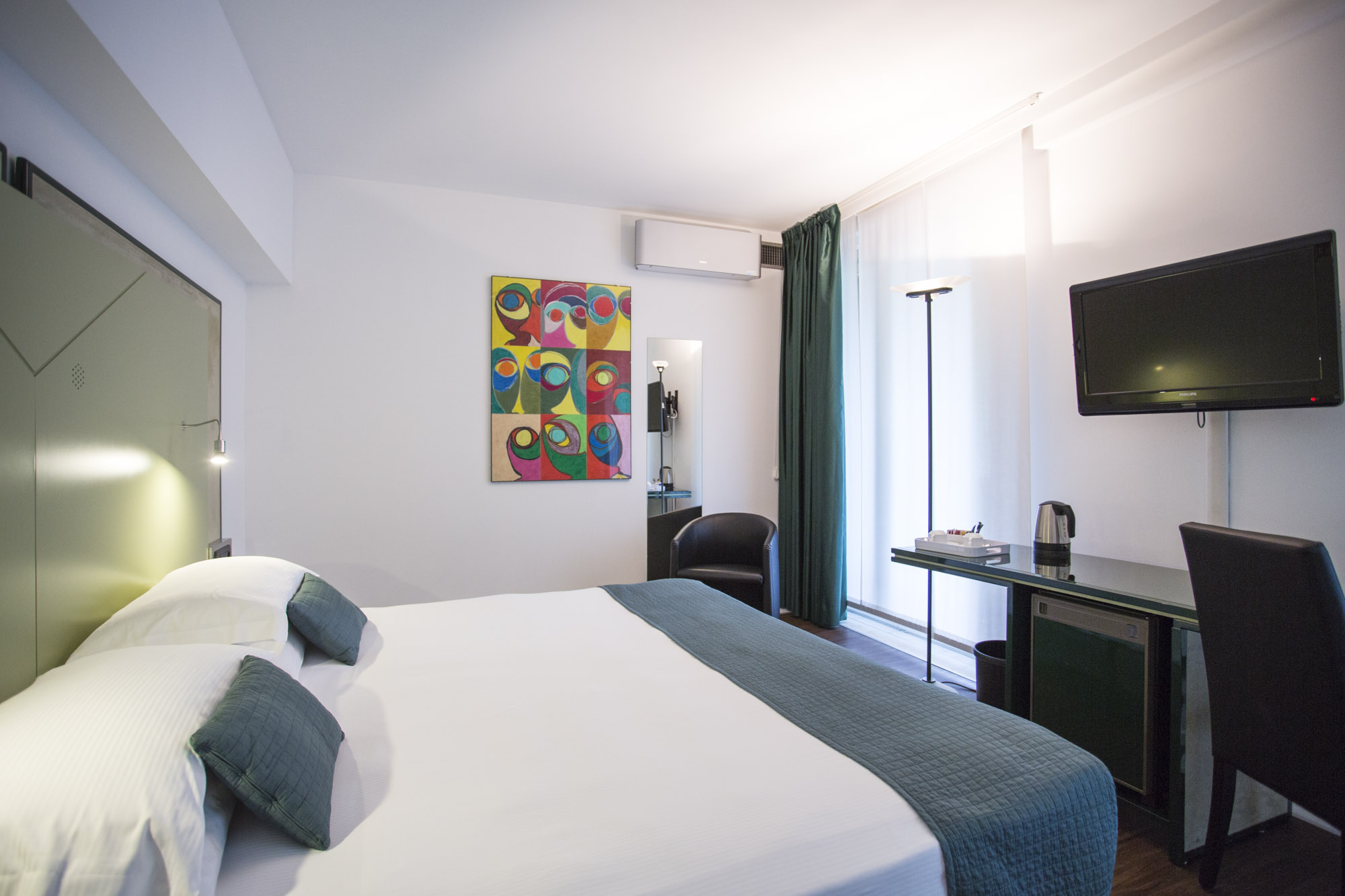 DELUXE, DOUBLE BED