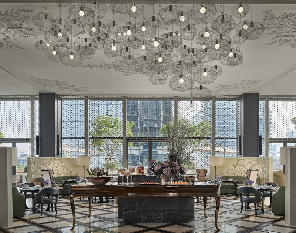 Rosewood Bangkok 68/84