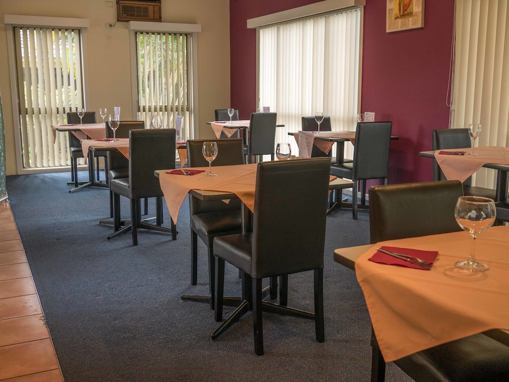 Oxley Motor Inn 26/43