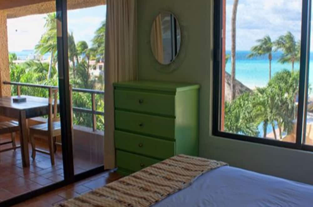 Nautibeach Condos 8/35