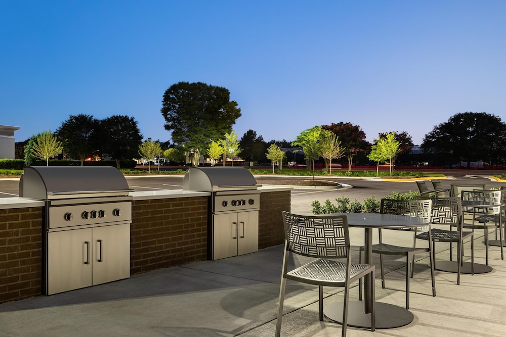 Hyatt Studios Chesapeake 31/44