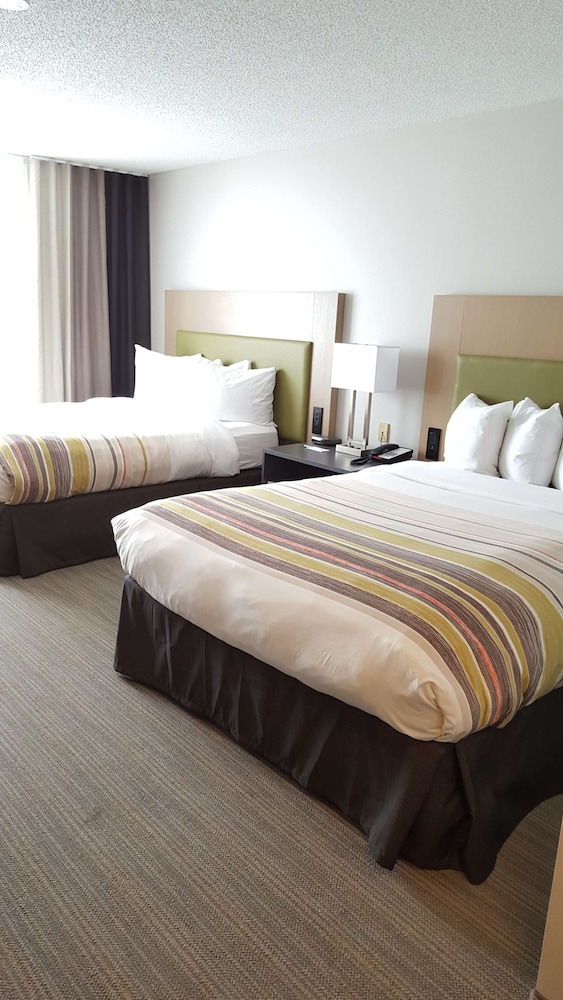 Country Inn & Suites By Radisson, Elk River, MN 5/20