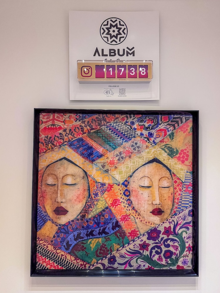 Album Boutique Rooms 3/50