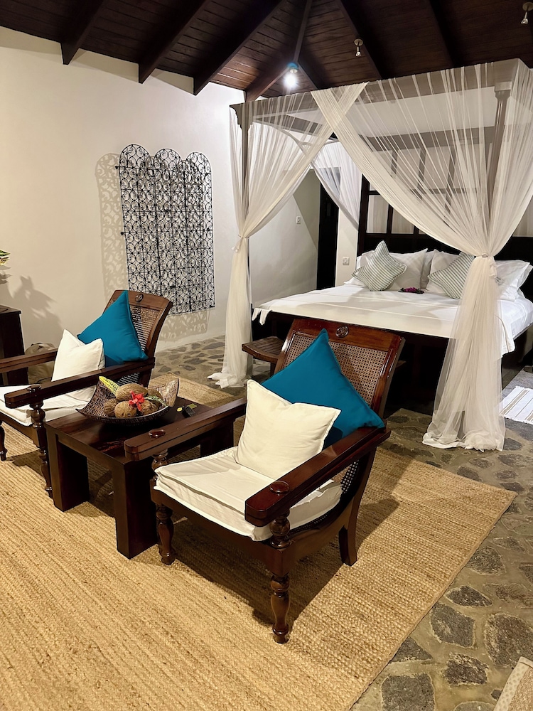 Firefly Plantation Bequia 20/50