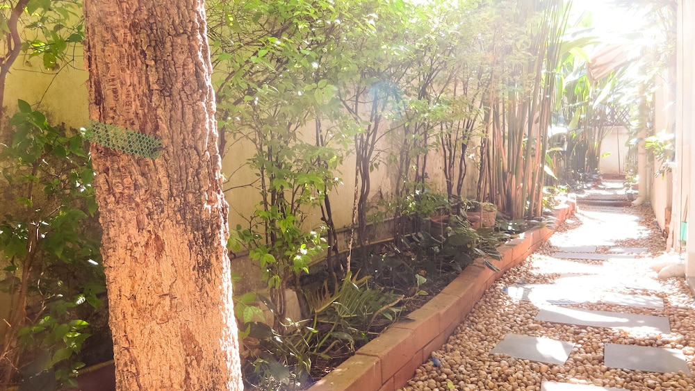 BAAN SILOM SOI 3 49/51