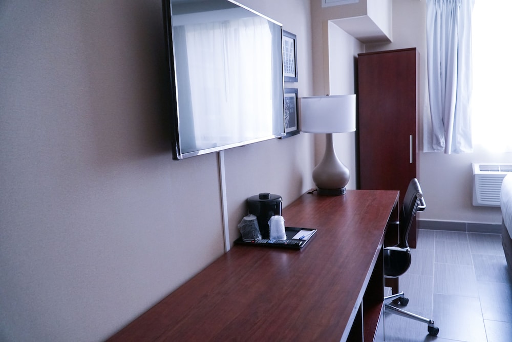 Hotel Mint JFK Airport 32/46