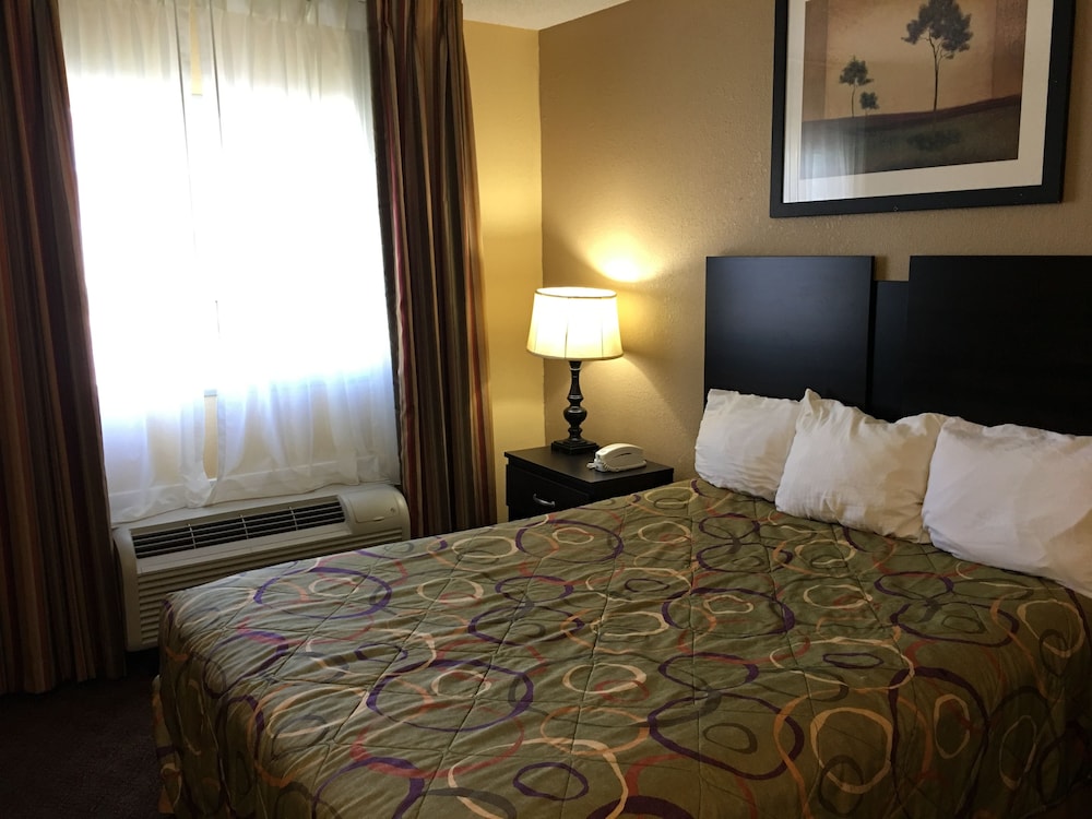 Rodeway Inn 11/28