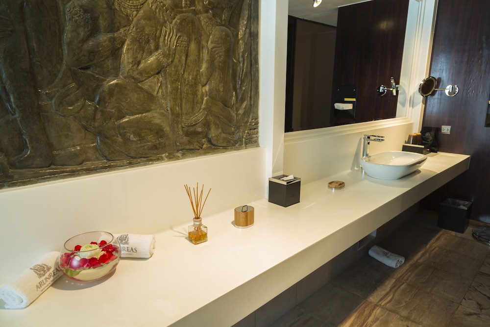 Arunreas Hotel 7/49