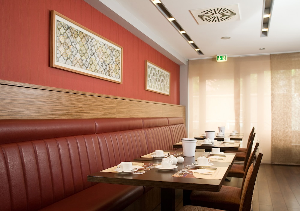 Mercure Hotel Koeln Belfortstrasse 58/67