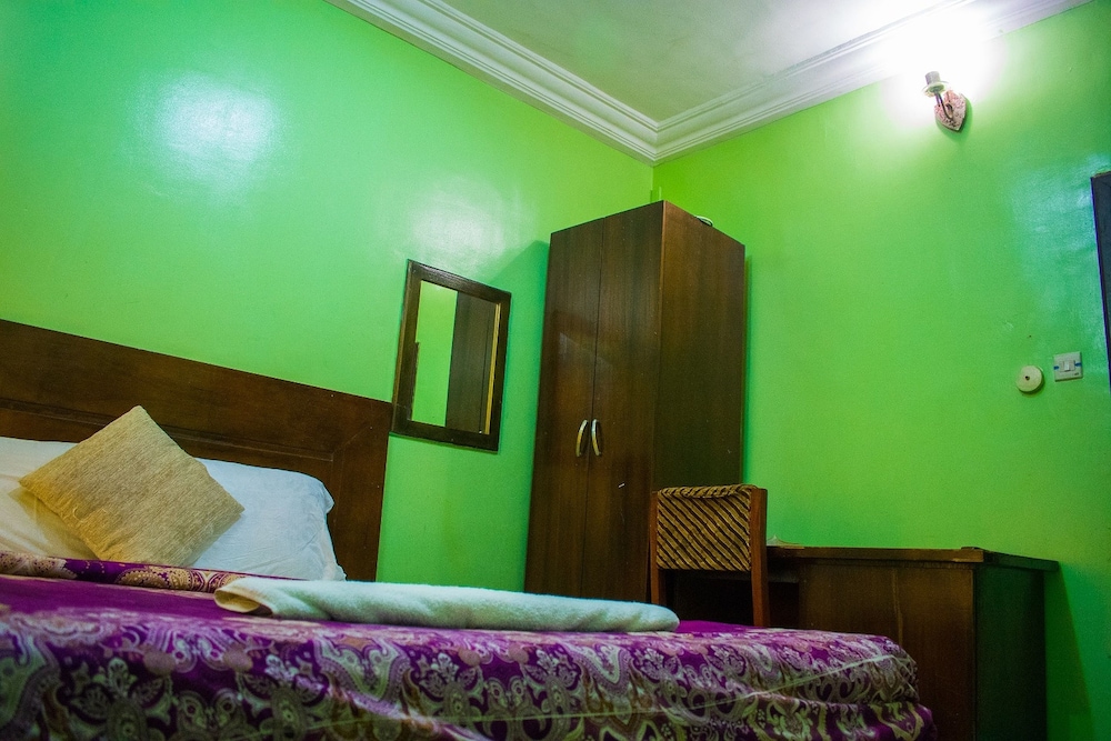 Golden Destiny Hotel Limited 16/100