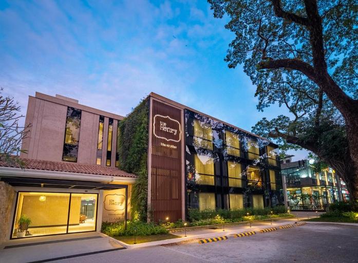 The Henry Glass House Clark in Mabalacat