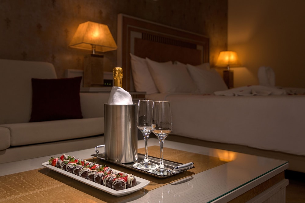 La Marquise Luxury Resort Complex 33/71