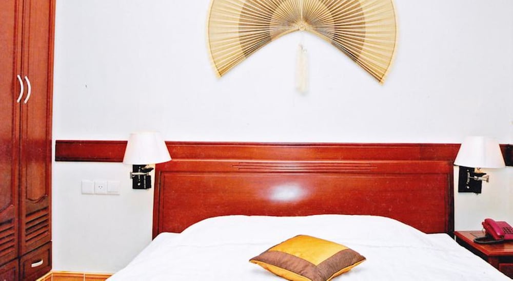 Hoang Thanh Thuy Hotel 1 24/77