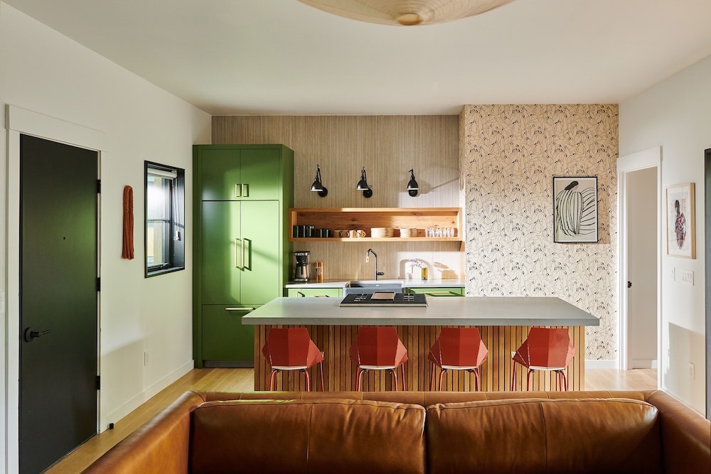 Woodstock Way Hotel 7/50
