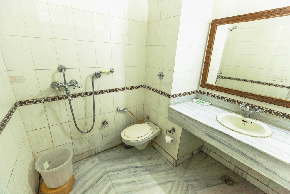 Hotel Subash International 40/50