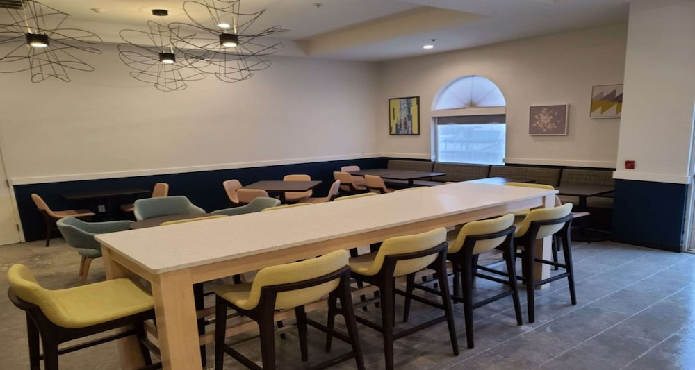 restaurant cafeteria