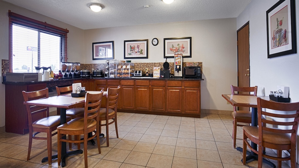 Best Western Mt Pleasant Inn 28/34