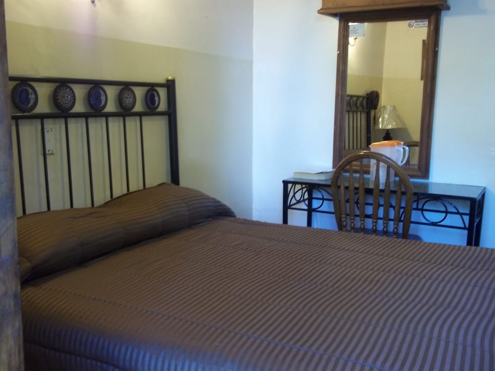 Hotel El Carmen 24/59