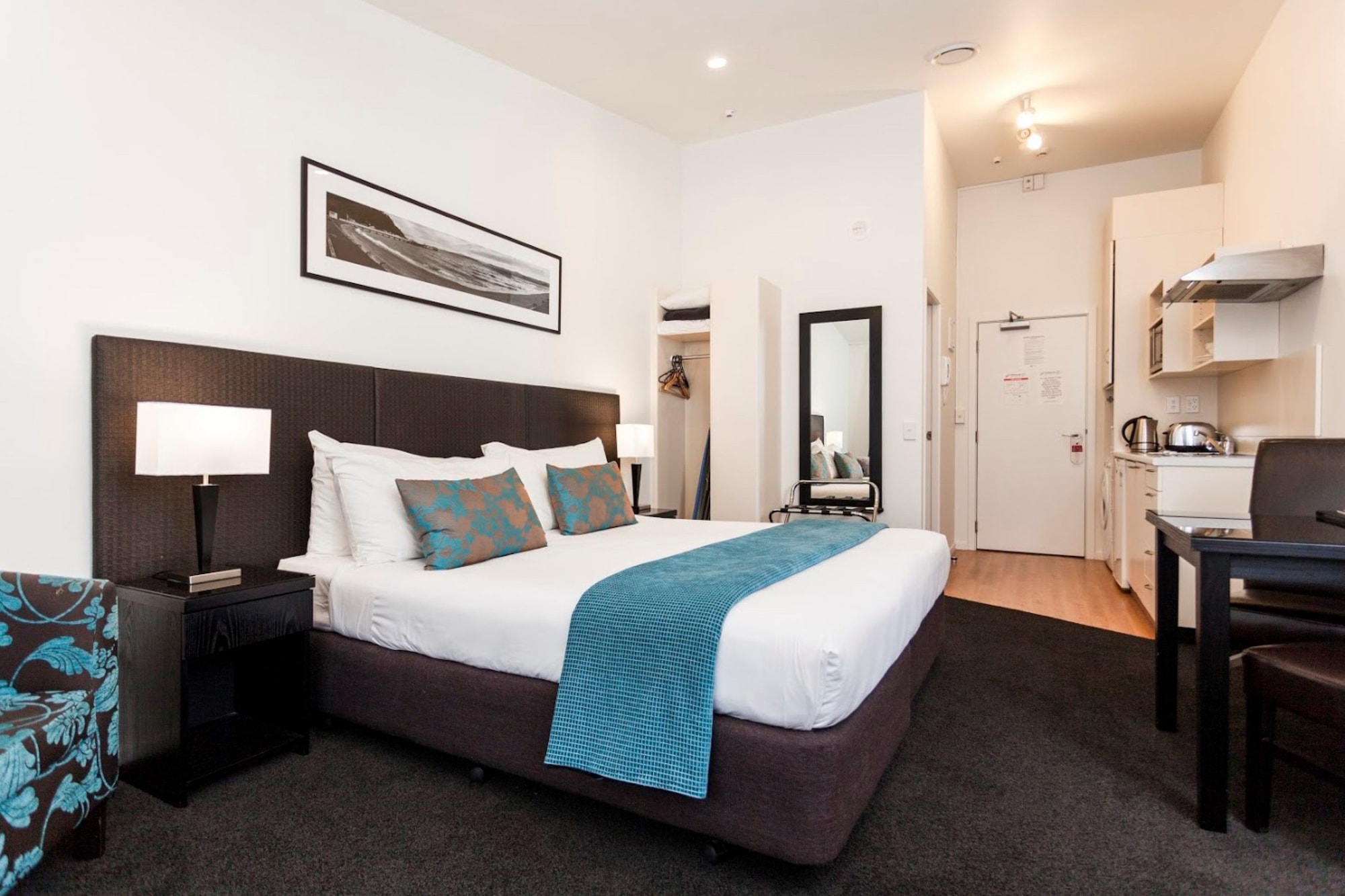 APARTMENT, KING BED