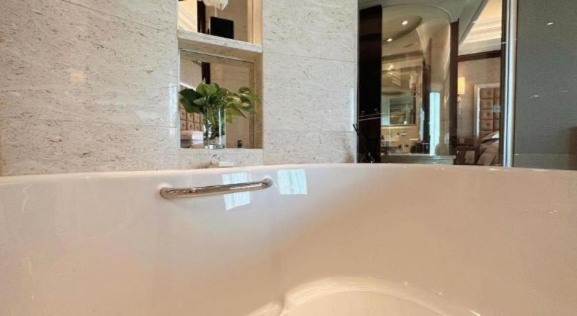 Shenyang Royal Wanxin Hotel 56/56