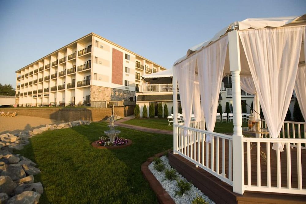 Parkshore Resort 48/54