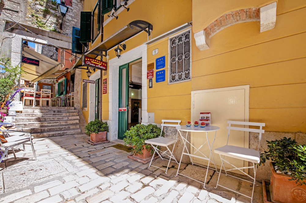 Residence Porta Antica 9/50