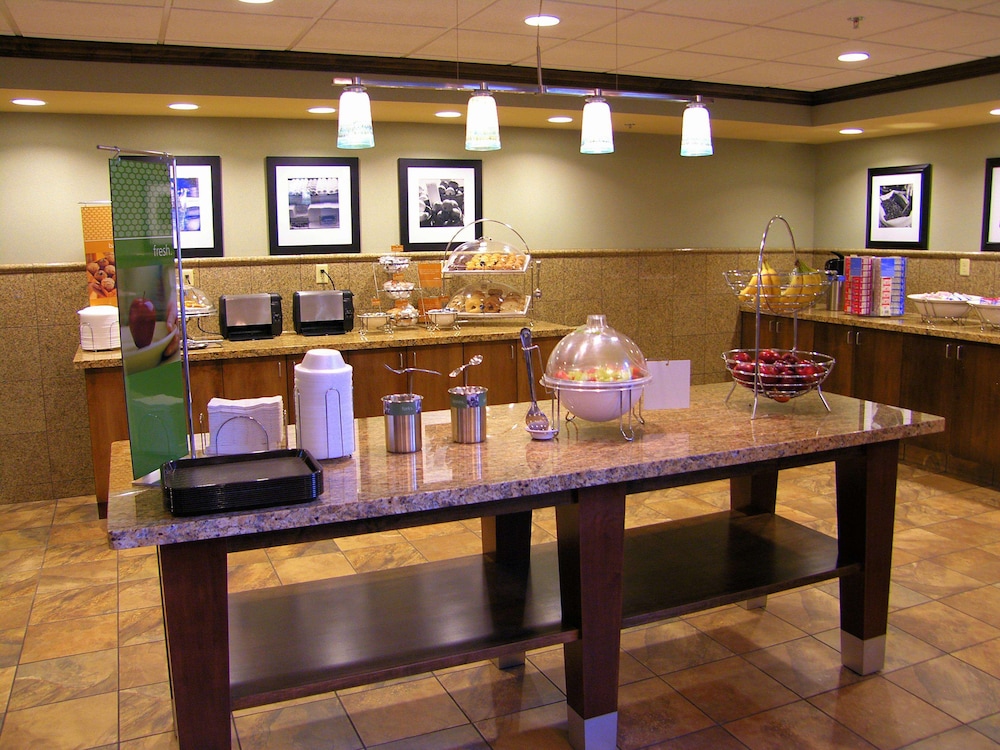 Hampton Inn & Suites Lincoln - North East I-80 50/71