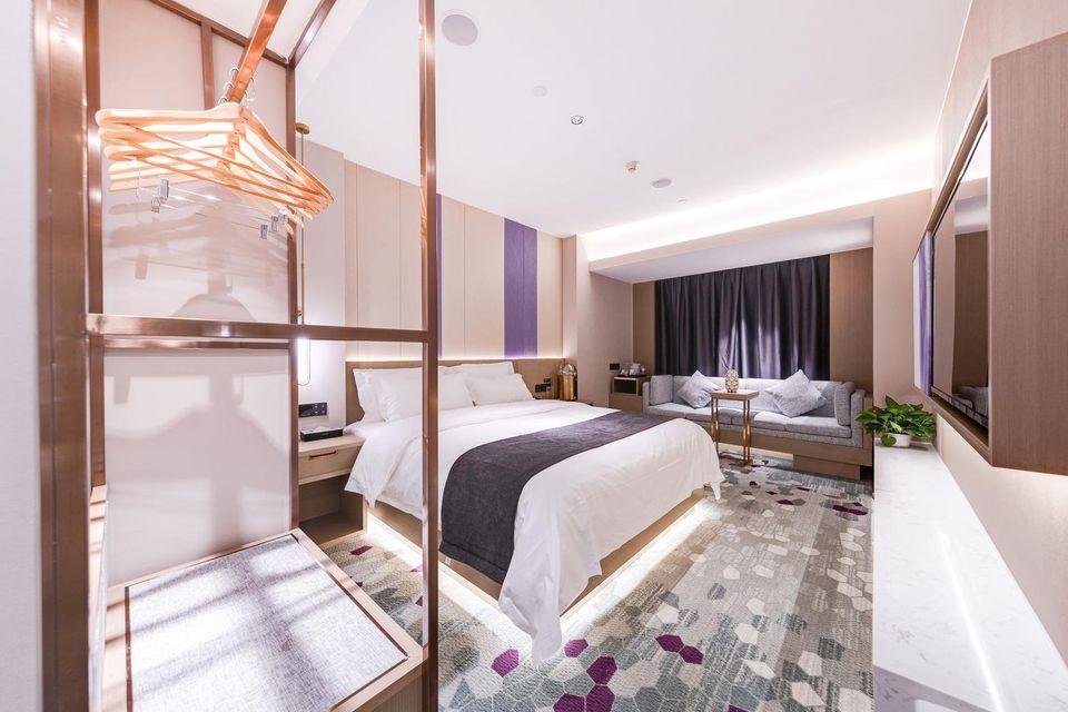 Superior, Queen Bed