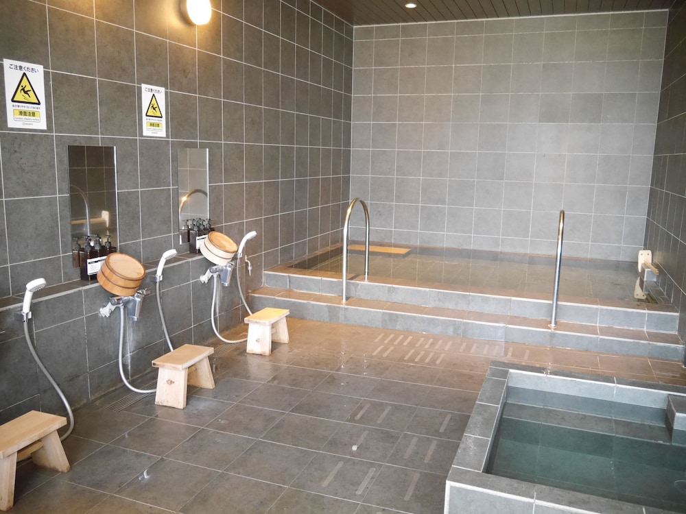 Hearts Capsule Hotel And Spa 14/28