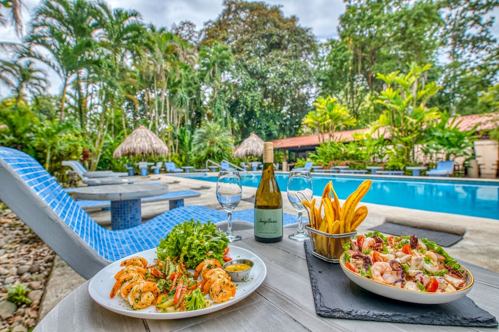 Atlantida Lodge 47/63
