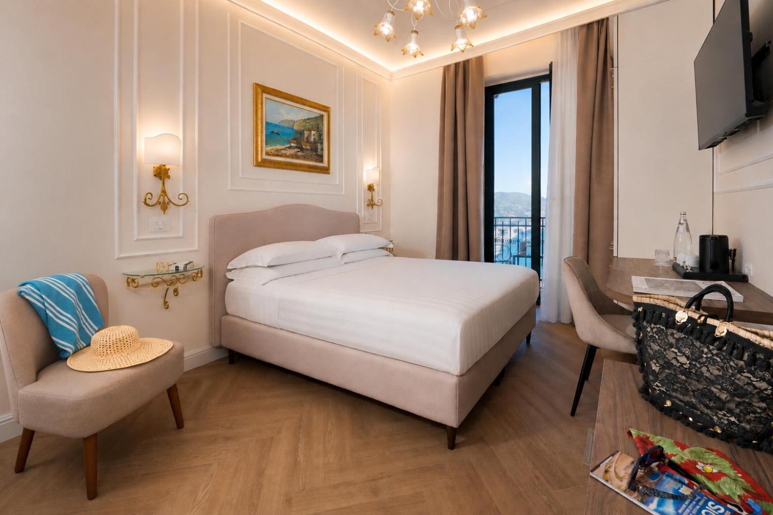 غرفة سوبيريور بسرير مزدوج بإطلالة على البحر بشرفة، Hotel La Pensione Svizzera 4/10