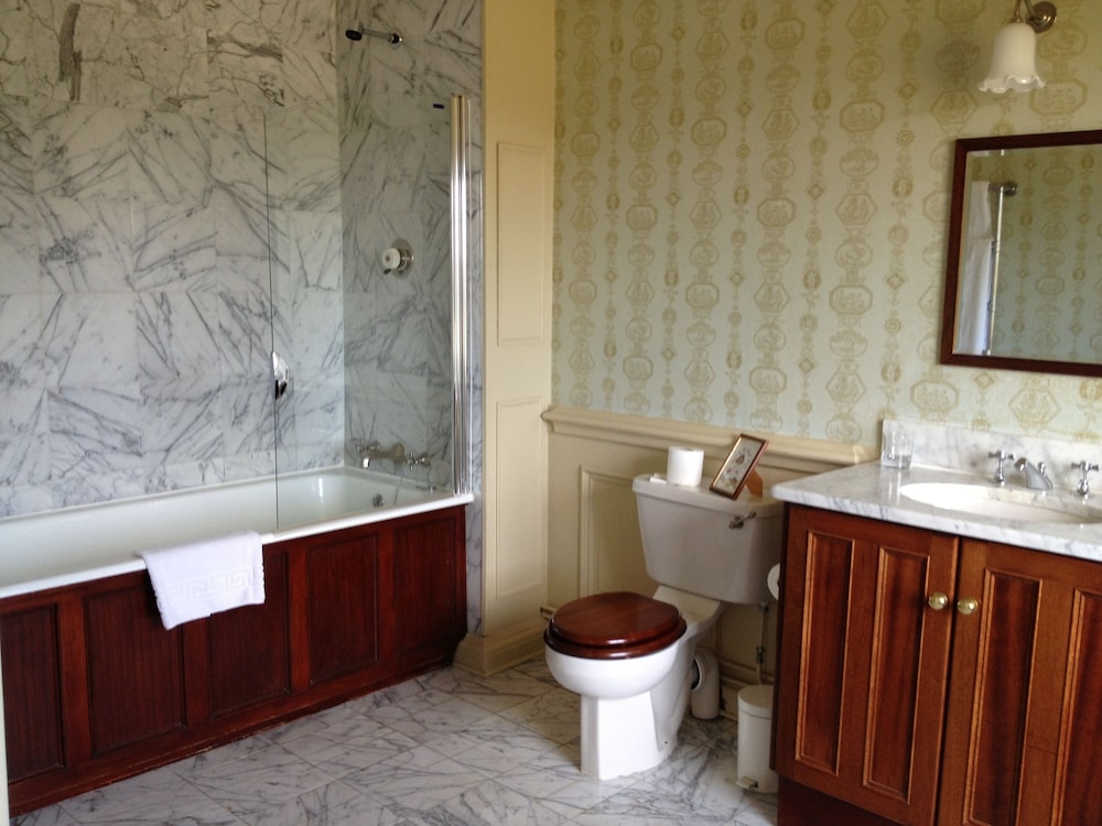 Stapleford Park Country House Hotel and Sporting Estate 44/46